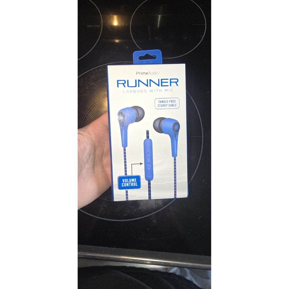 Prime Audio Runner wired earbuds with a microphone in blue